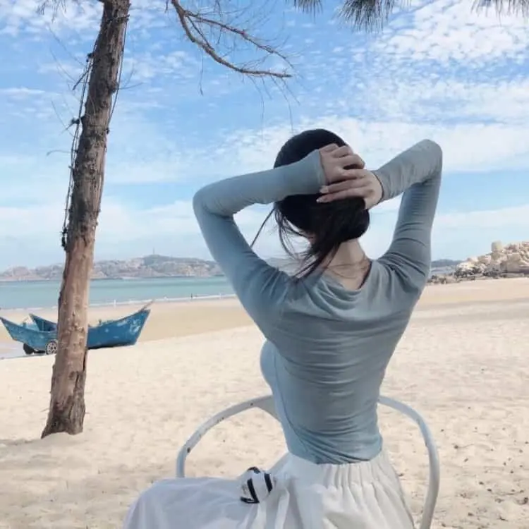 【社会反思】《明天，我会成为谁的女友》全集在线：出租女友、陪酒女、追星族的边缘女性真实生活图鉴