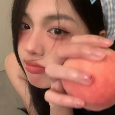【深夜美食】《爱吃拉面的小泉同学》早见明里：为了吃遍全日本最好吃的拉面，女高中生的狂热日常