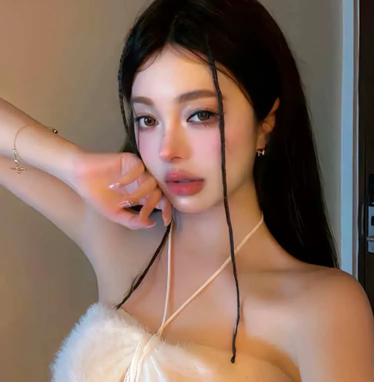 【恶女大女主】《黑色皮革手册》武井咲/米仓凉子版：银行女职员利用高官黑料逆袭成银座妈妈桑
